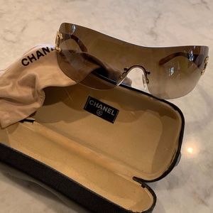 Chanel shield sunglasses w case
